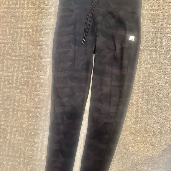 Vuori Camouflage Drawstring Leggings - Picture 1 of 3